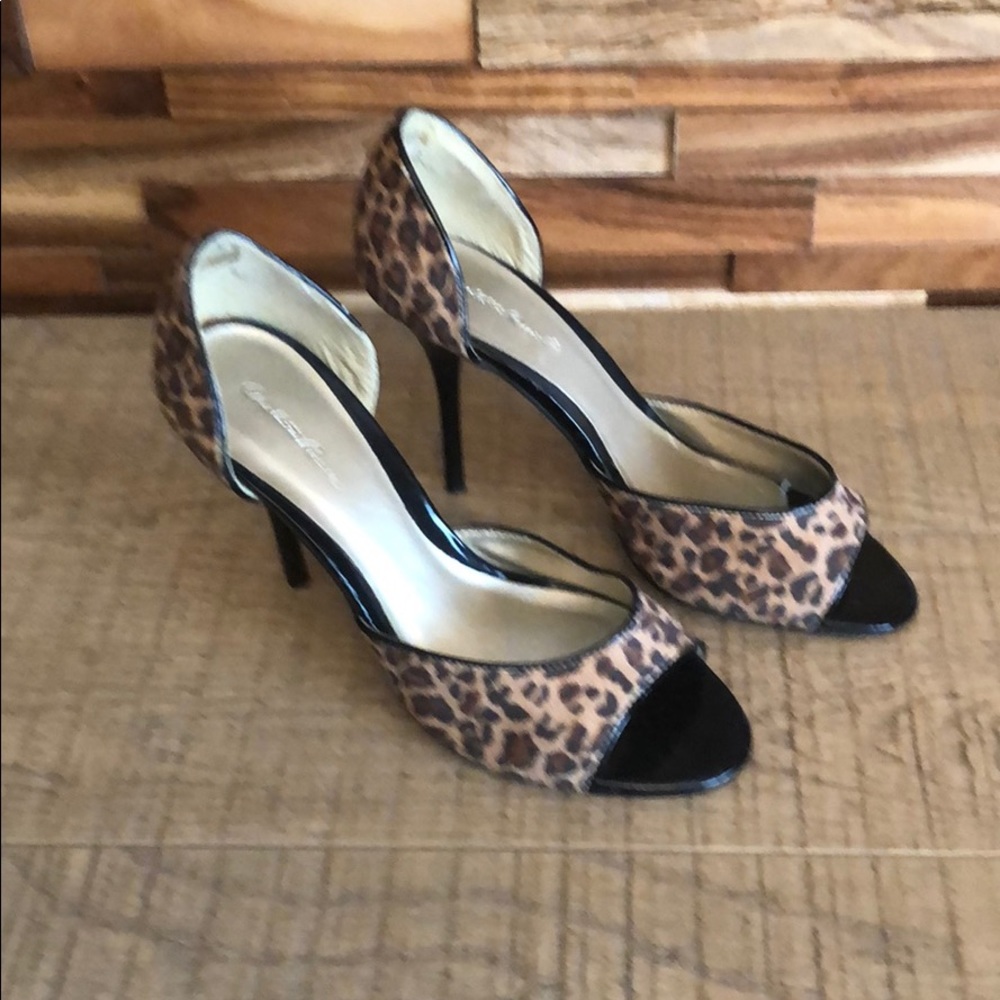 Women’s leopard print heels